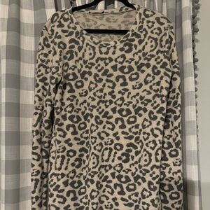 Women’s long sleeve top/sweater